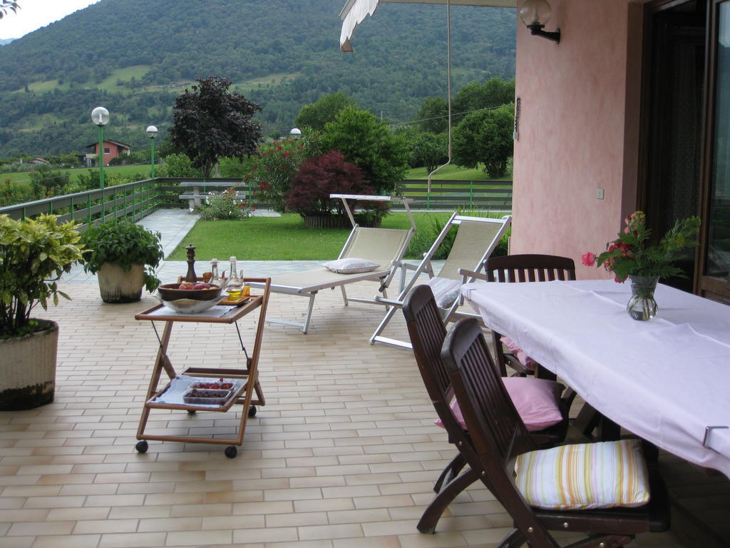 B&B Garden Solto Collina Exteriör bild